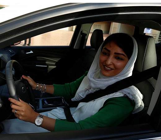 لجنة أممية تدعو الرياض لإنهاء ولاية الرجل على المرأة
